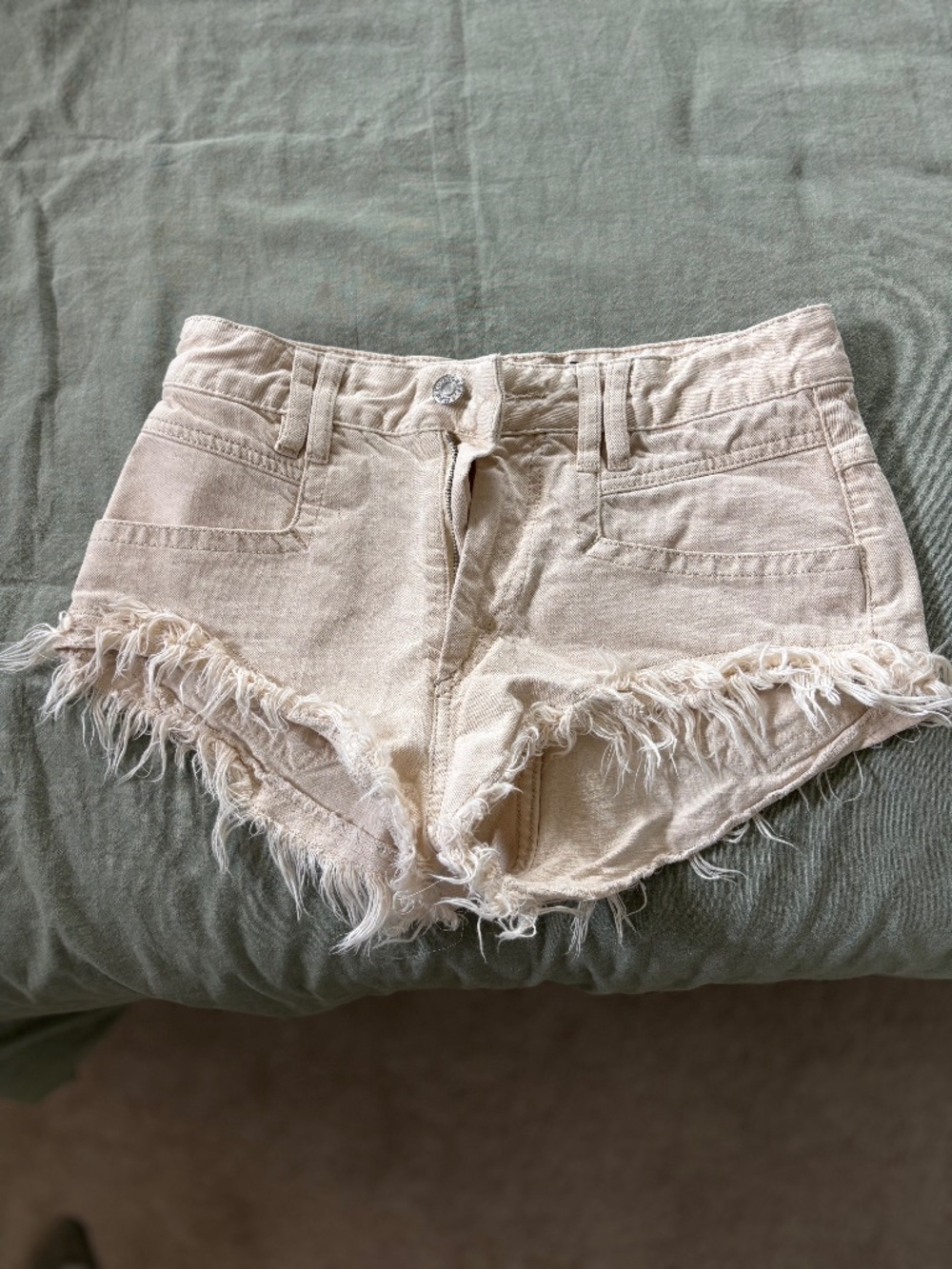Isabel Marant Cream Eneida Frayed Denim Shorts - US 4/ FR 36